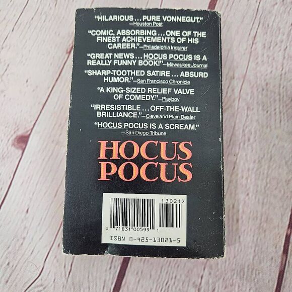HOCUS POCUS Kurt Vonnegut New York Times Bestseller Paperback Book Comedy Satire - Picture 4 of 6